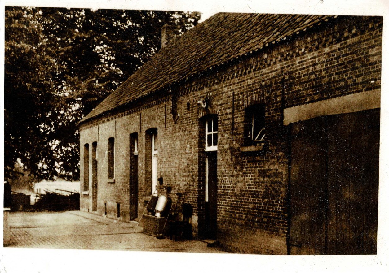 Historische foto van de voorgevel van Hoeve Hornick